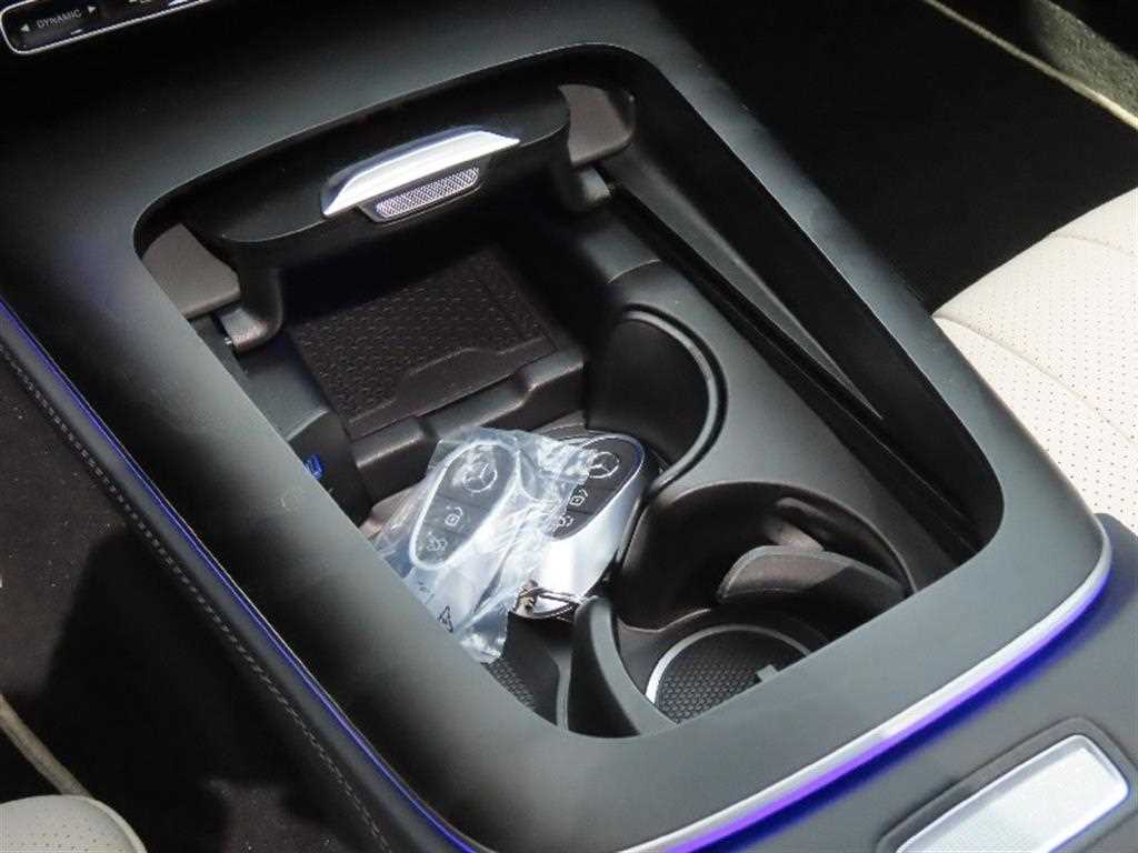 Mercedes Benz E class - Vista 7