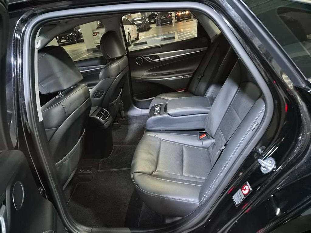 HYUNDAI Grandeur - Vista 7
