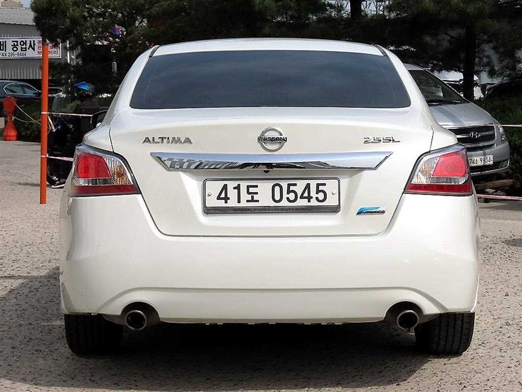Nissan Altima - Vista 4