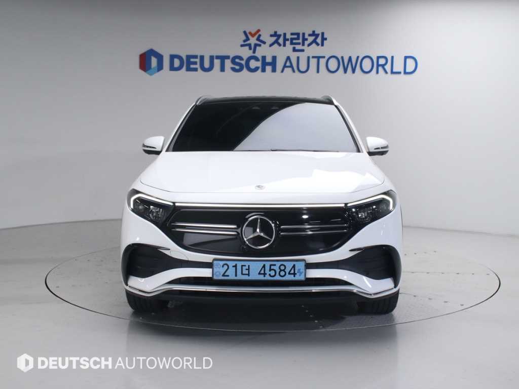 Mercedes Benz EQA - Vista 3