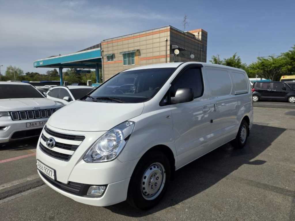 HYUNDAI Starex - Vista 3