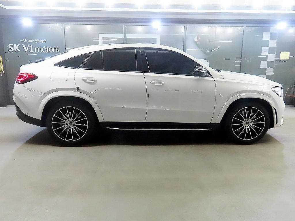 Mercedes Benz GLE Class - Vista 3
