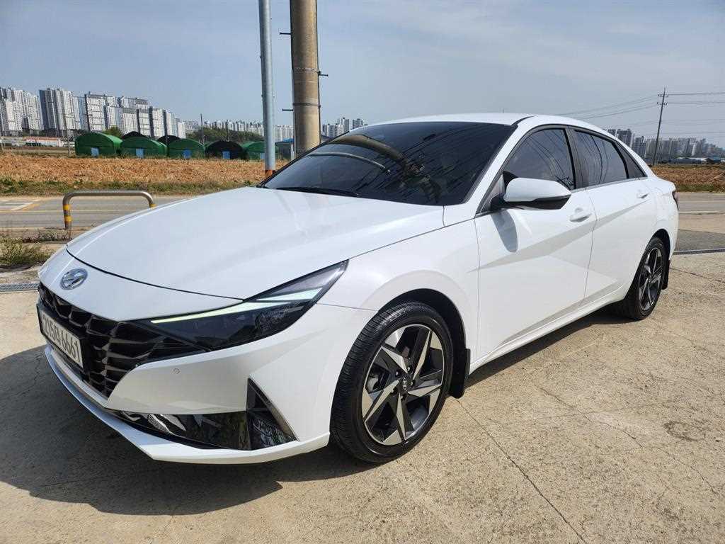 HYUNDAI Avante - Vista 8