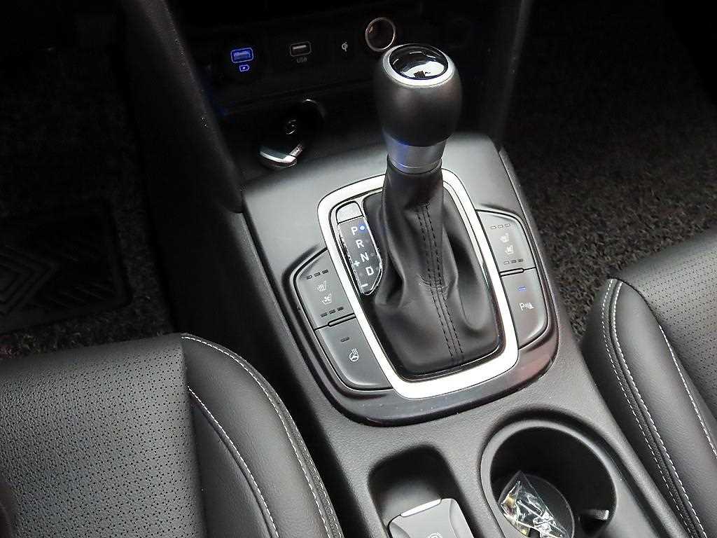 HYUNDAI Kona - Vista 11