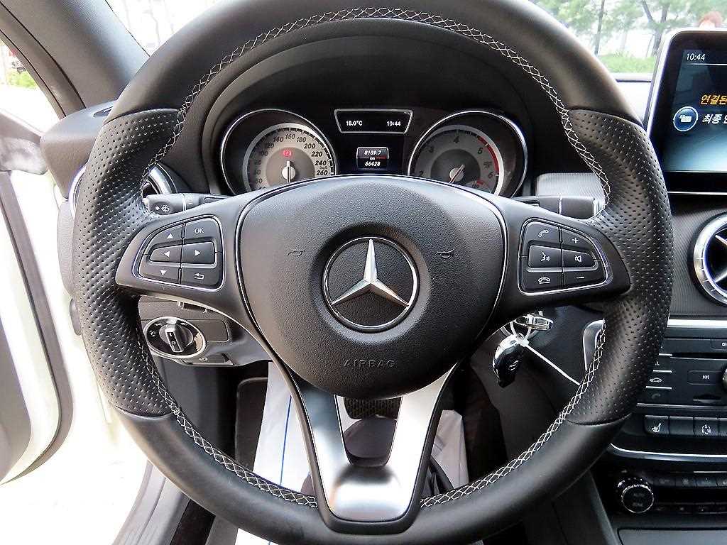 Mercedes Benz CLA Class - Vista 8