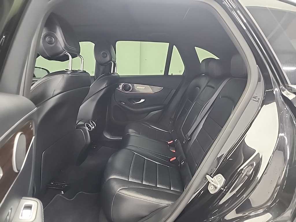 Mercedes Benz GLC Class - Vista 12