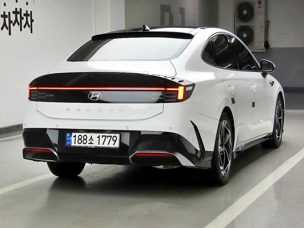 HYUNDAI Sonata - Vista 4