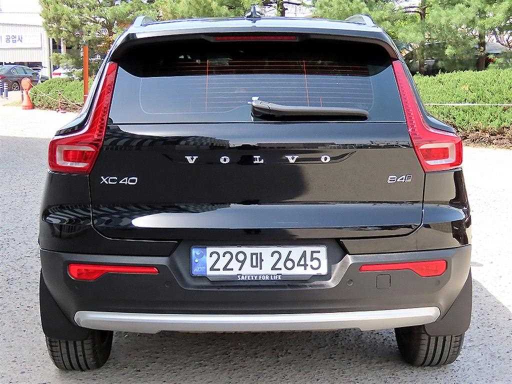 Volvo XC40 - Vista 4