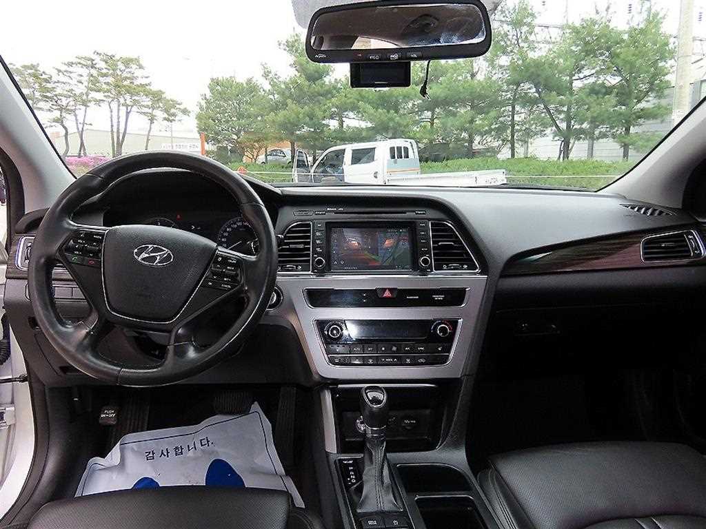 HYUNDAI Sonata - Vista 7