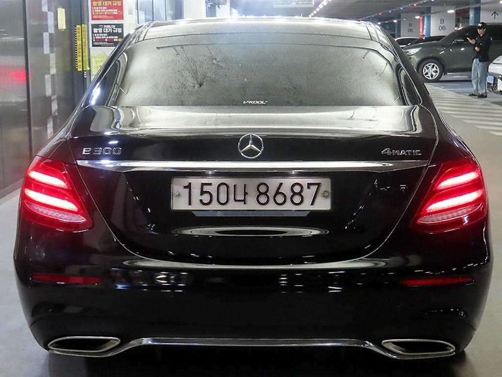 Mercedes Benz E class - Vista 5