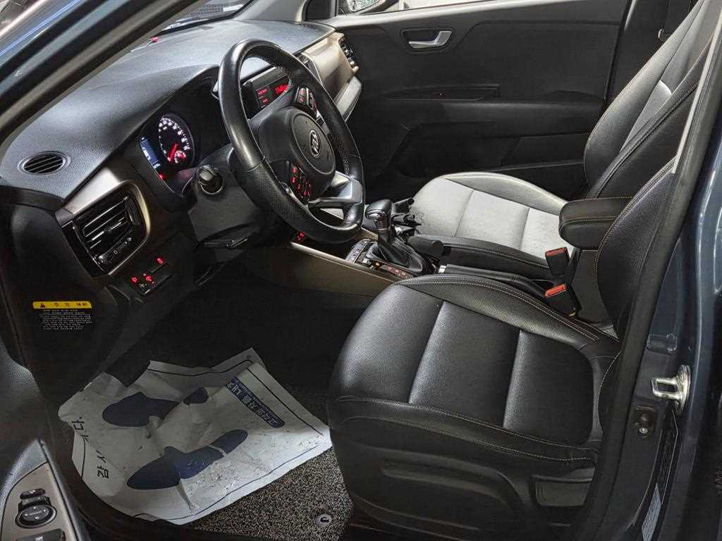KIA Stonic - Vista 10