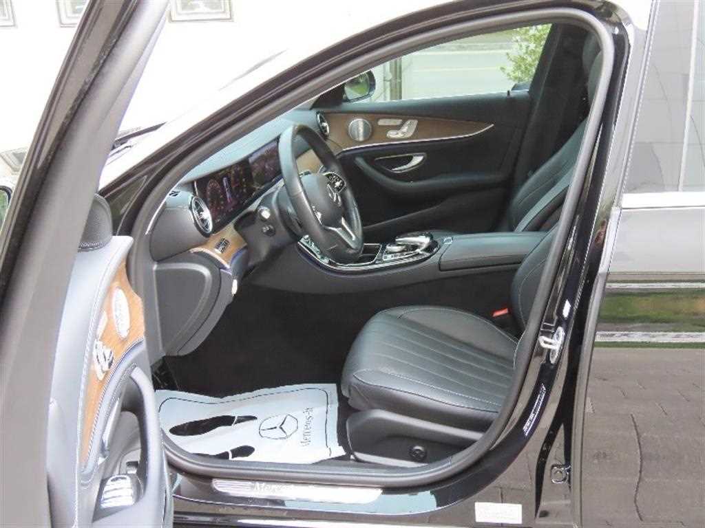 Mercedes Benz E class - Vista 12