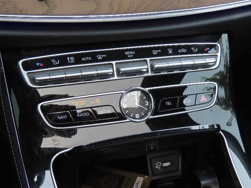 Mercedes Benz E class - Vista 7