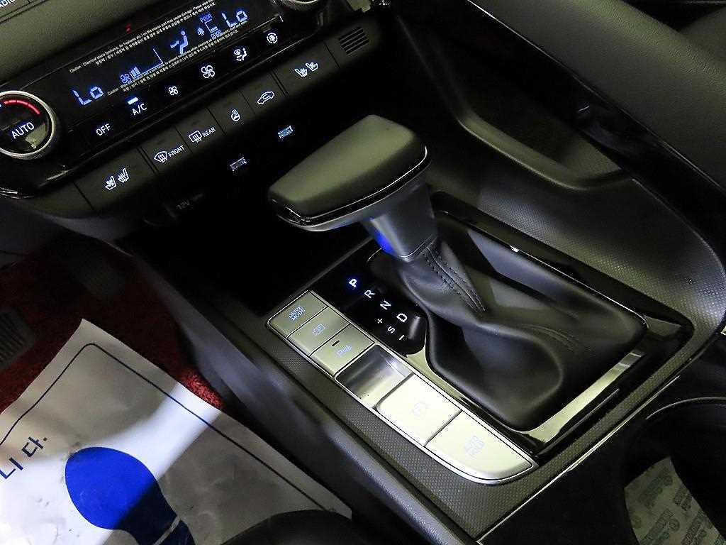 HYUNDAI Avante - Vista 12