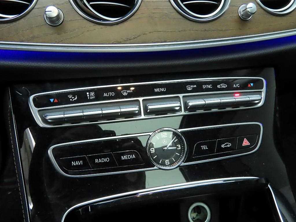 Mercedes Benz E class - Vista 9