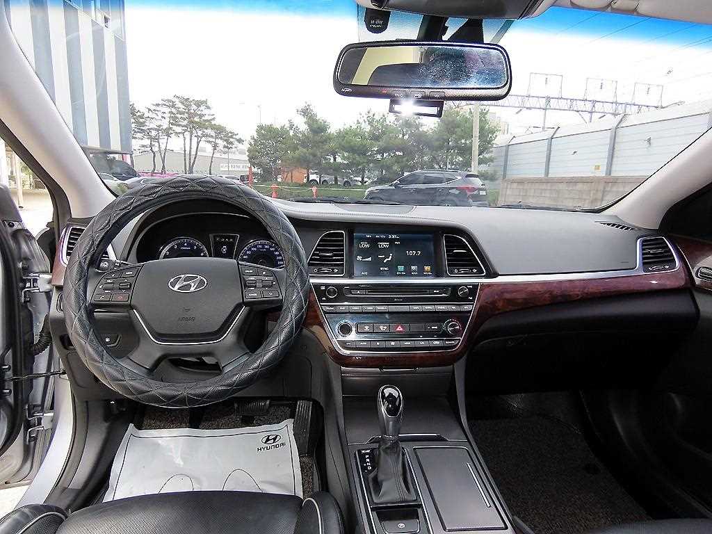 HYUNDAI Aslan - Vista 7
