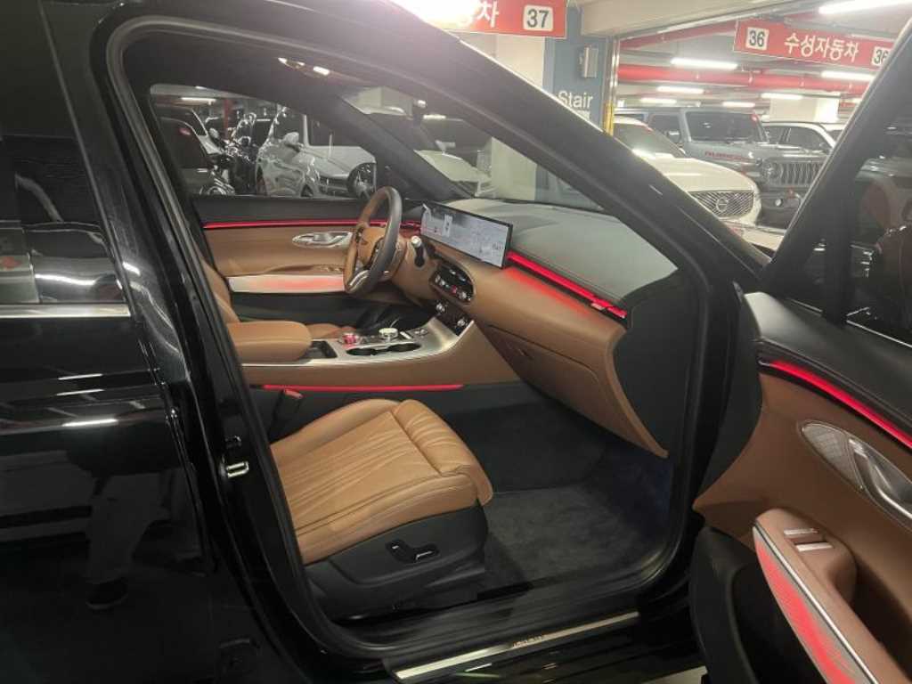 Genesis GV70 - Vista 7