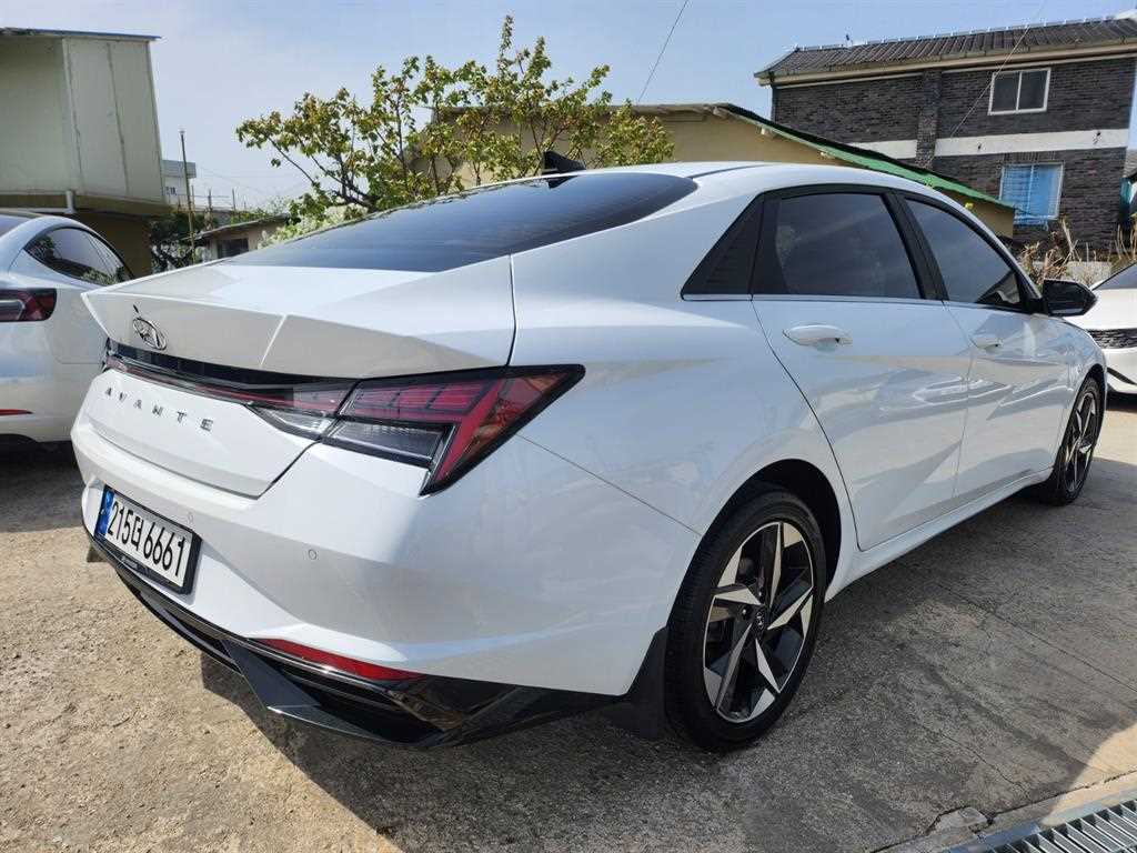 HYUNDAI Avante - Vista 4