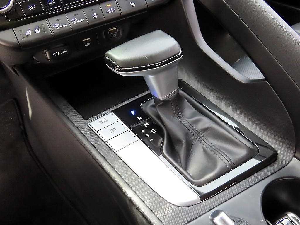 HYUNDAI Avante - Vista 10