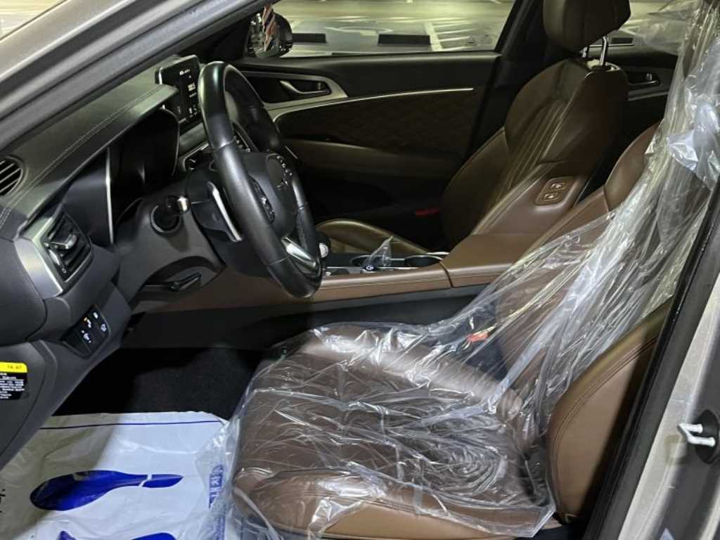 Genesis G70 - Vista 12