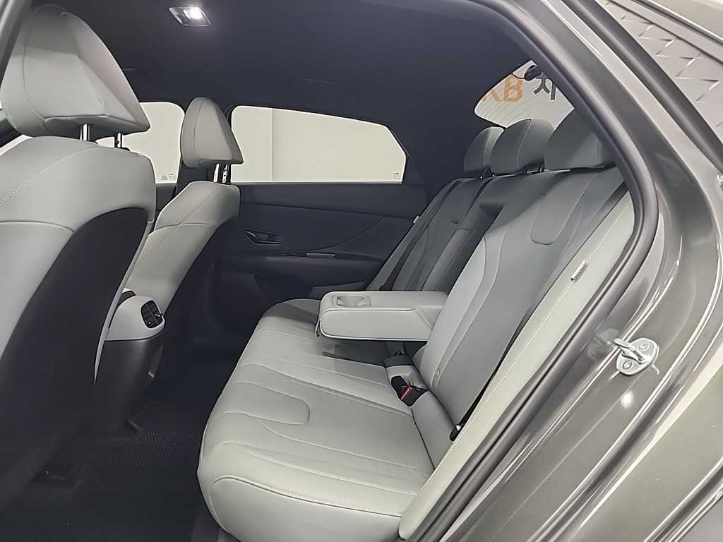 HYUNDAI Avante - Vista 12