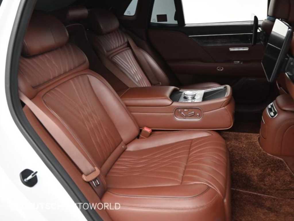 Genesis G90 - Vista 12