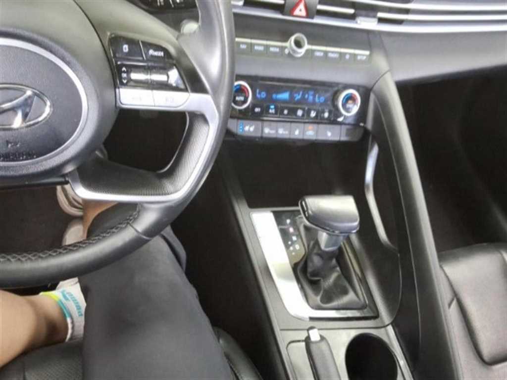 HYUNDAI Avante - Vista 8
