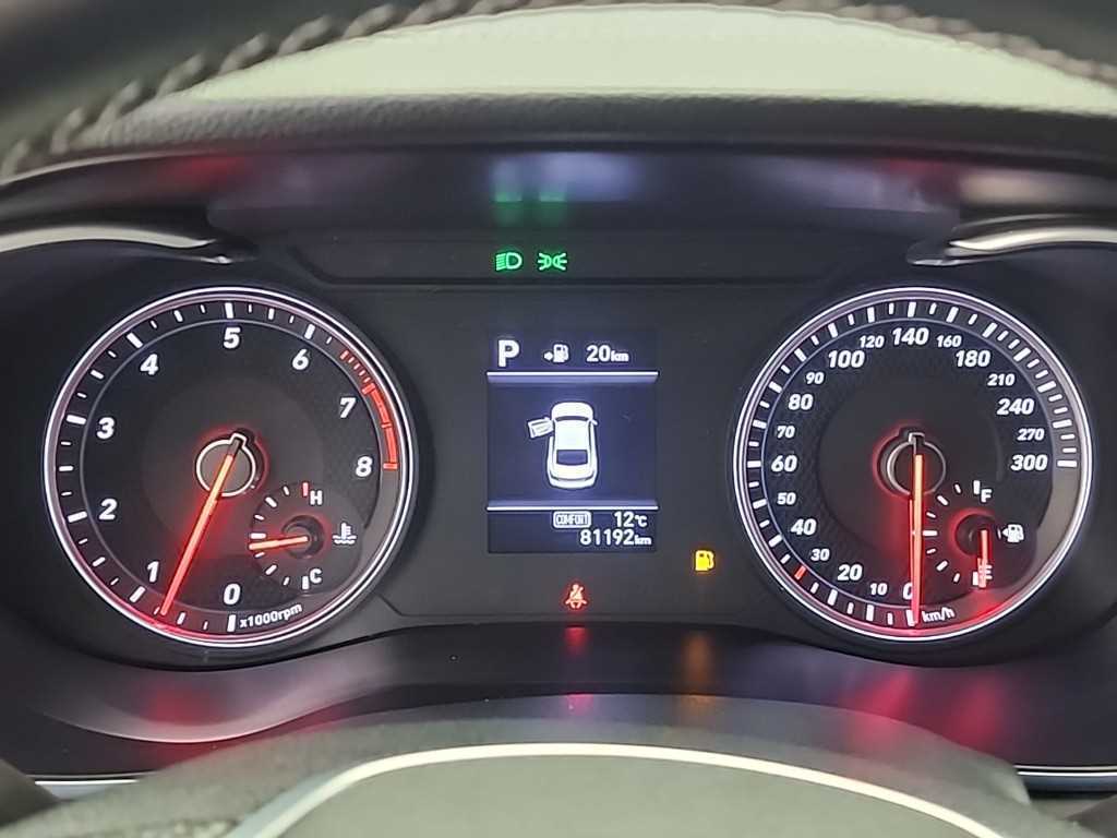 Genesis G70 - Vista 6