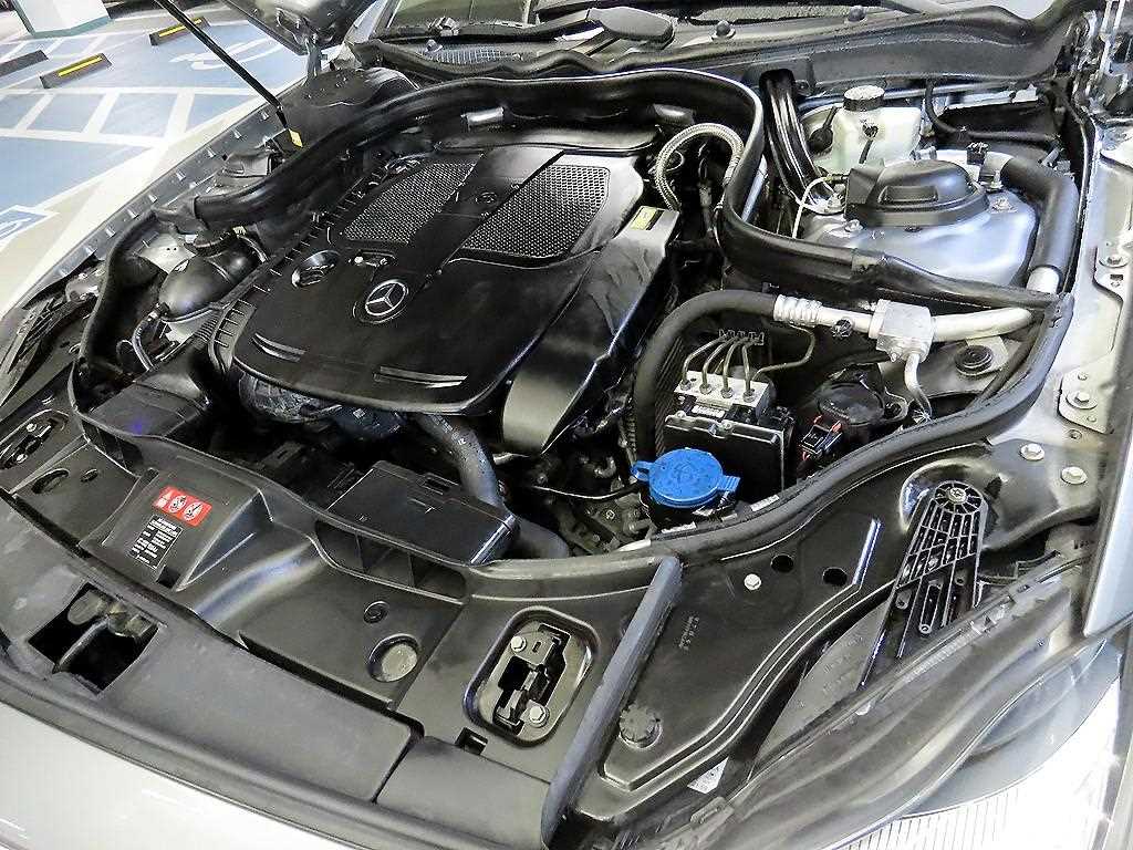 Mercedes Benz CLS Class - Vista 7