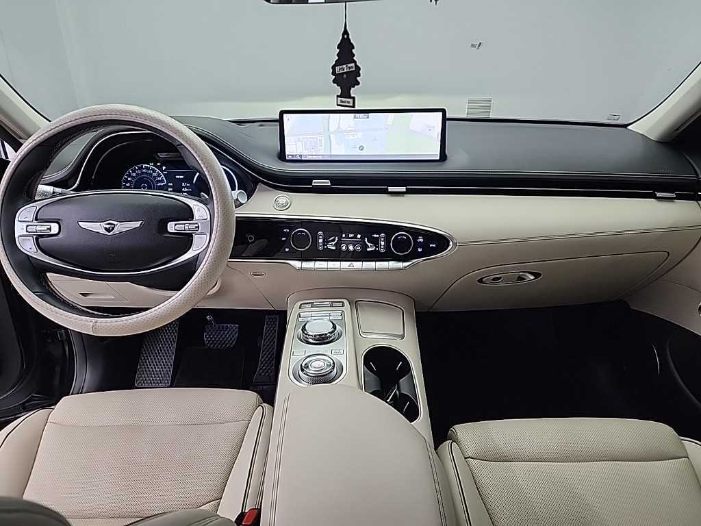 Genesis GV70 - Vista 7