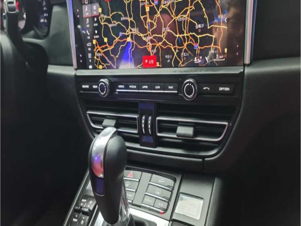 Porsche Macan - Vista 10