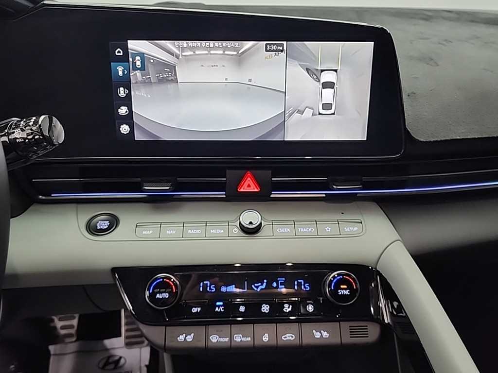 HYUNDAI Avante - Vista 10