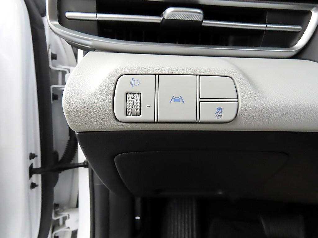 HYUNDAI Avante - Vista 12