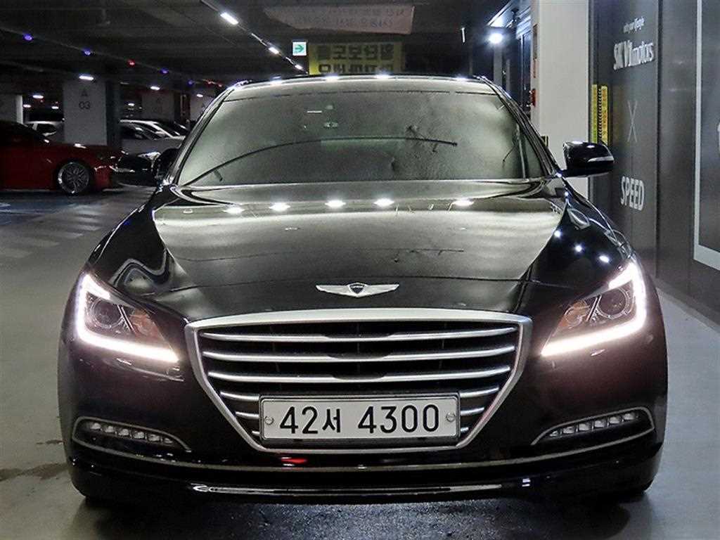 HYUNDAI Genesis - Vista 2