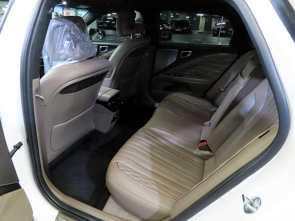 KIA K8 - Vista 7
