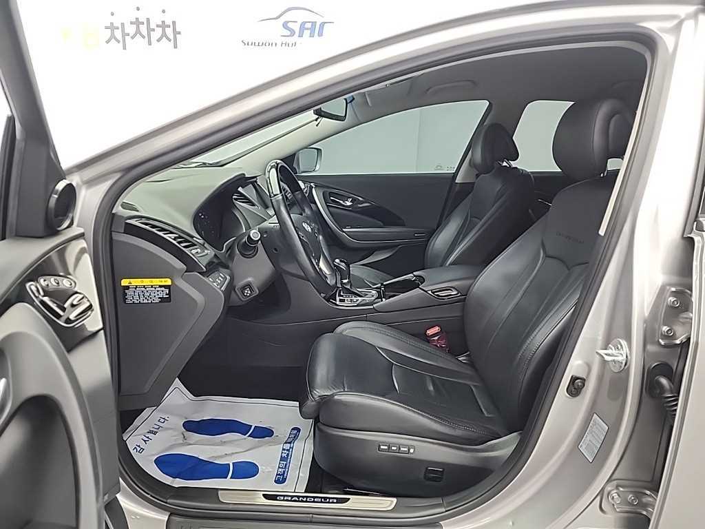 HYUNDAI Grandeur - Vista 12