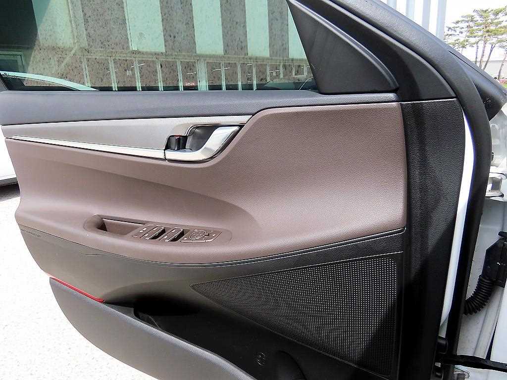 HYUNDAI Grandeur - Vista 11