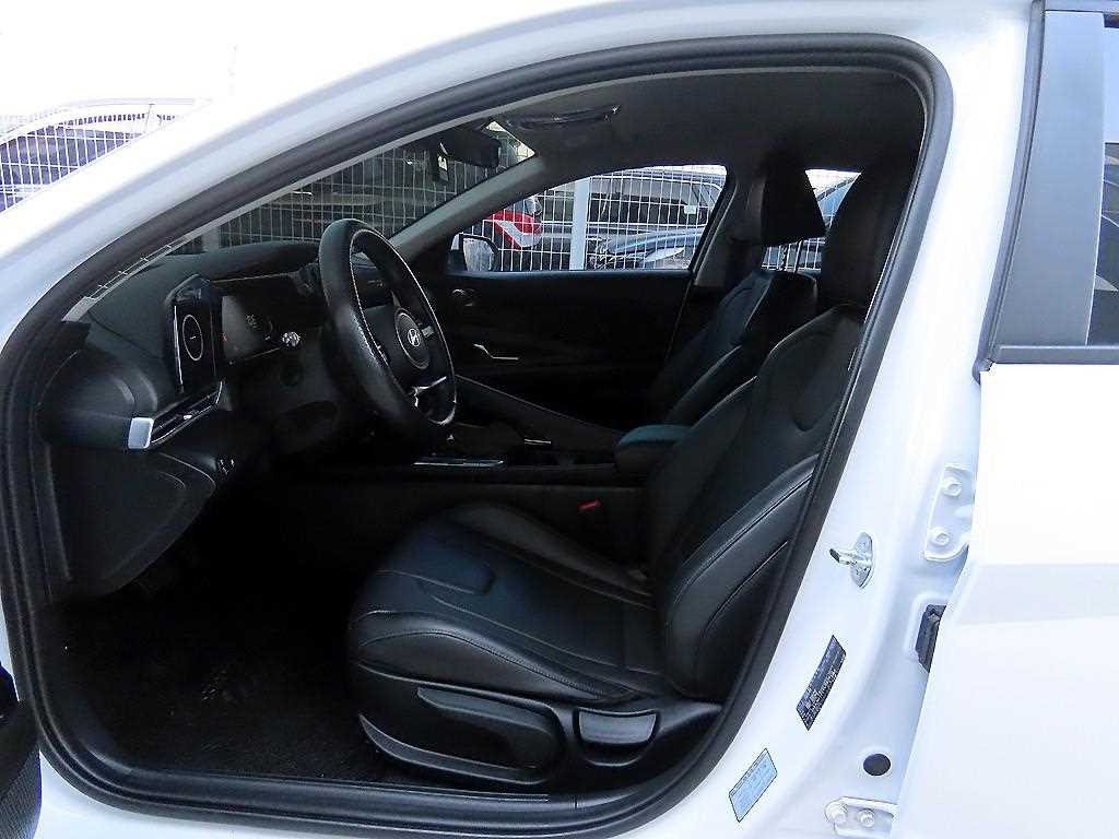 HYUNDAI Avante - Vista 5
