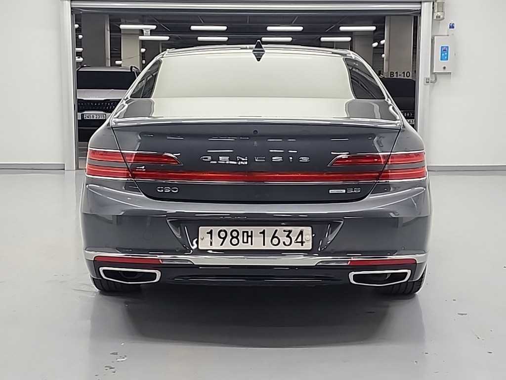 Genesis G90 - Vista 4