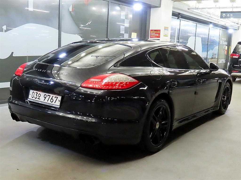 Porsche Panamera - Vista 4
