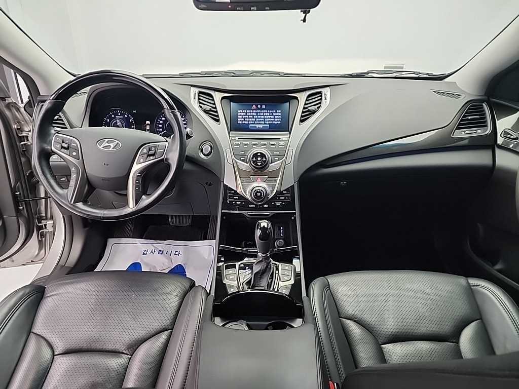 HYUNDAI Grandeur - Vista 8