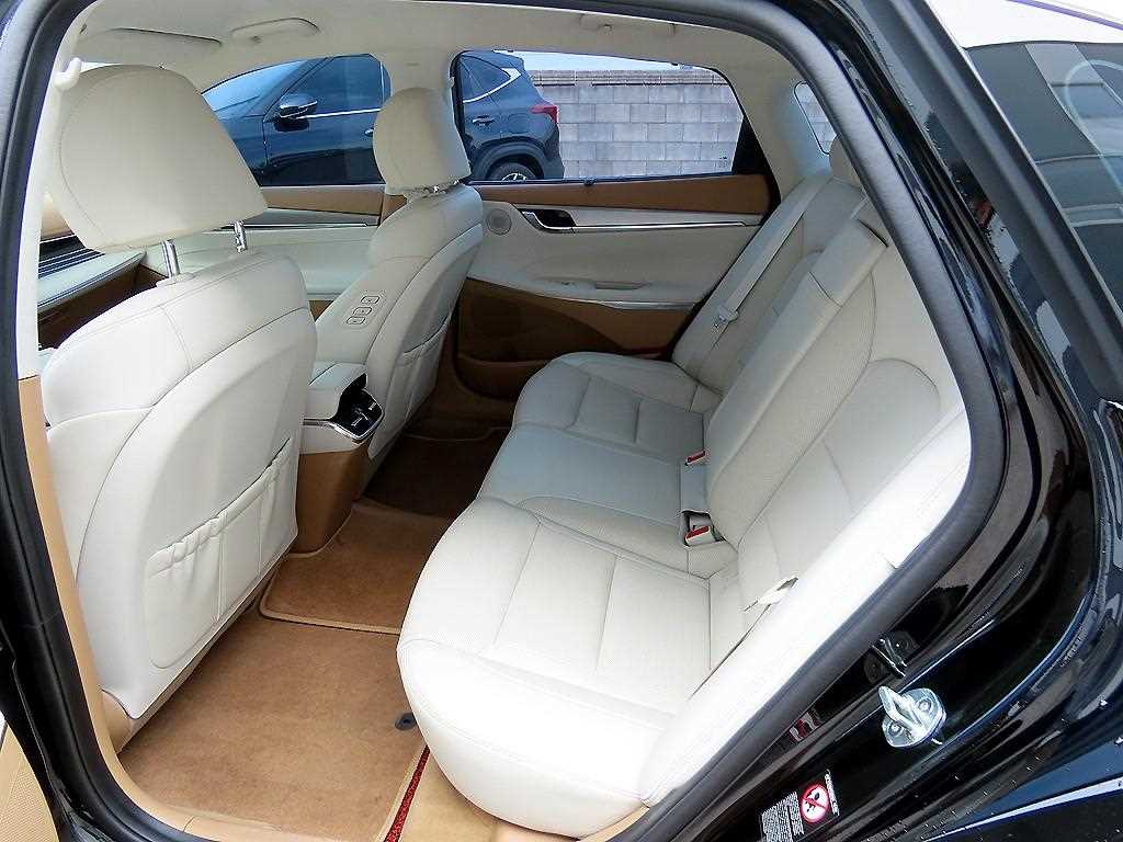 HYUNDAI Grandeur - Vista 6