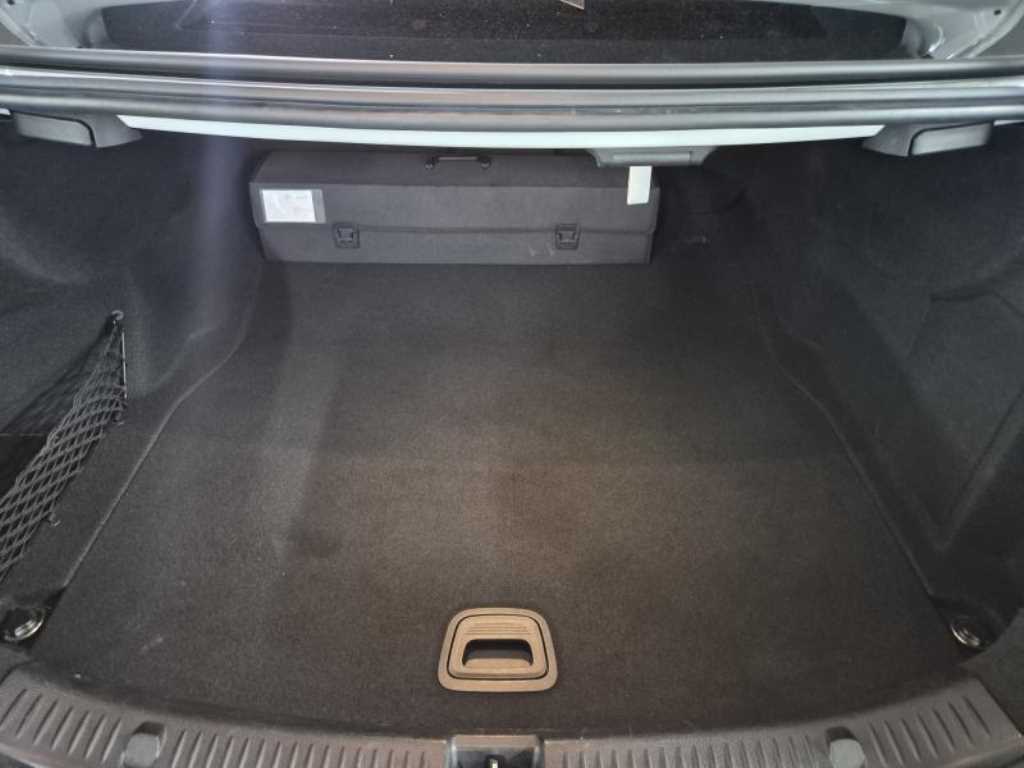 Mercedes Benz E class - Vista 5