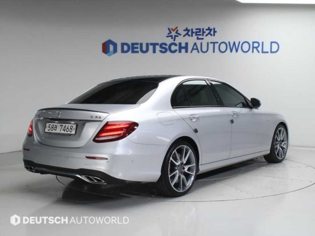 Mercedes Benz E class - Vista 2