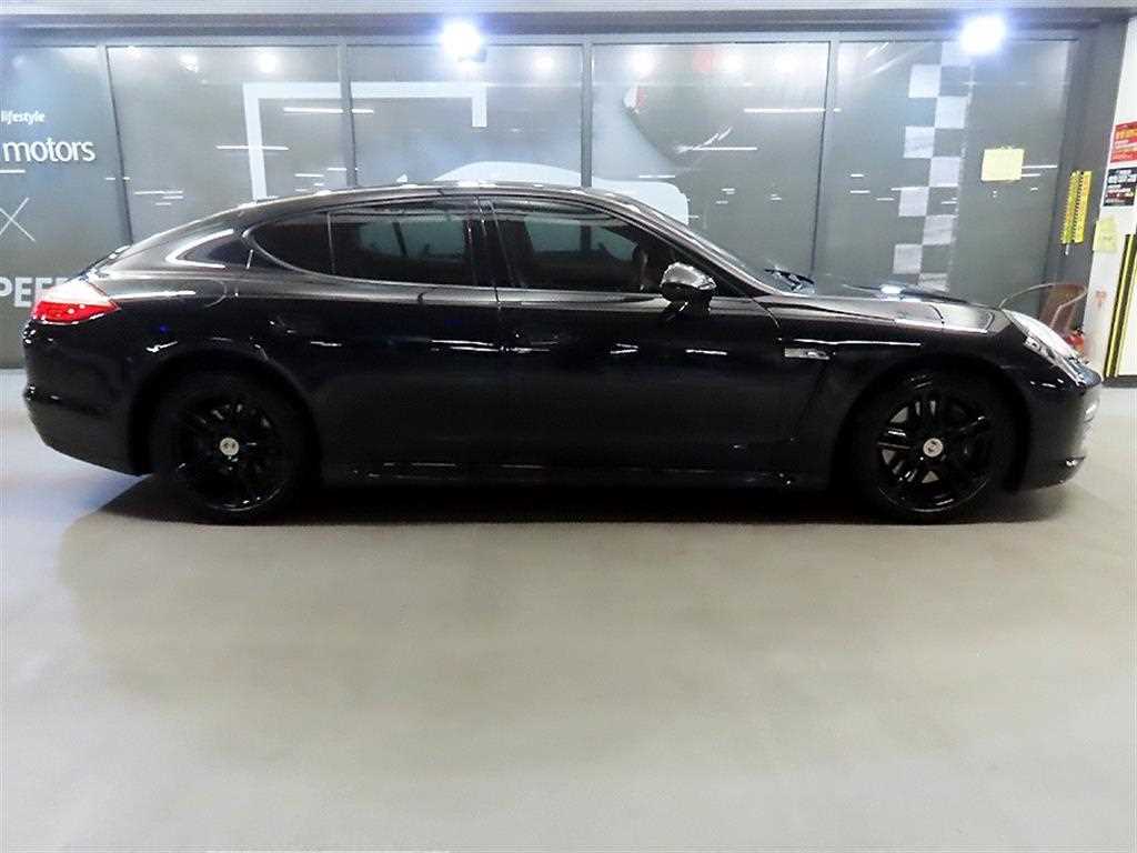 Porsche Panamera - Vista 3