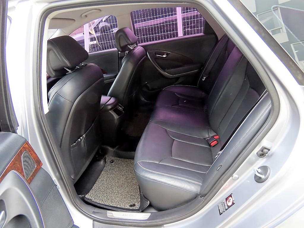 HYUNDAI Aslan - Vista 6