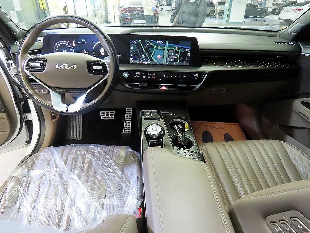 KIA K8 - Vista 10