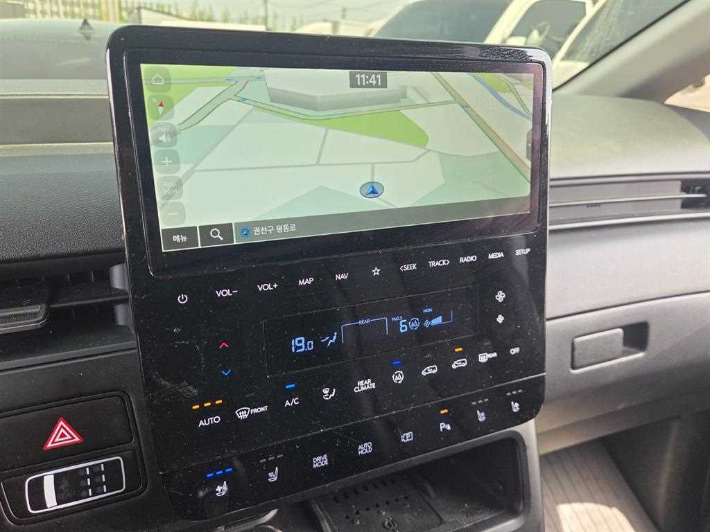 HYUNDAI Staria 2025 Negro - Importación desde Corea - HF Imports Iquique - Foto 16