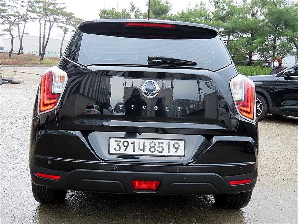 Ssangyong Tivoli - Vista 4
