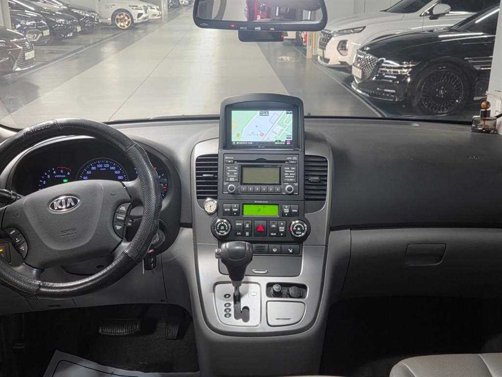 KIA Carnival - Vista 7